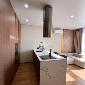 Набережна Перемоги вул., (Будинок 1)