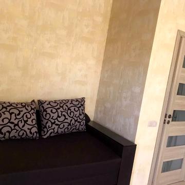 Євгена Чикаленка вул. (Матросова), 5