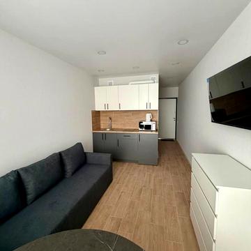 Олега Мудрака вул. (Генерала Наумова), 1-Б