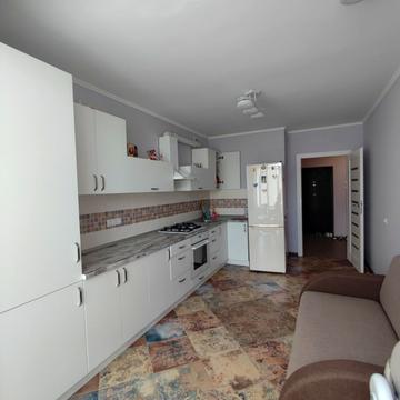 Андрія Мельника вул., 10 к4