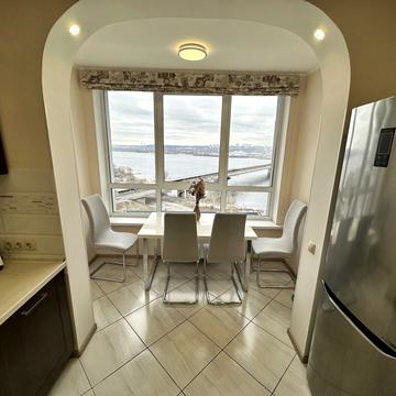 Зарічна вул., 1-Б