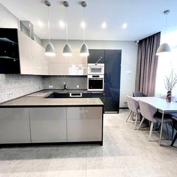 Григорія Сковороди вул., 1