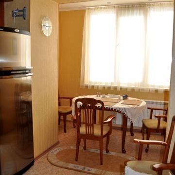 Анни Ахматової вул., 35-Б