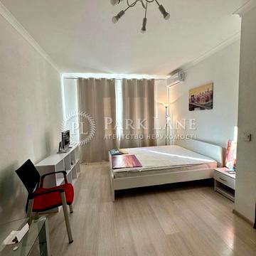 Софії Русової вул., 7