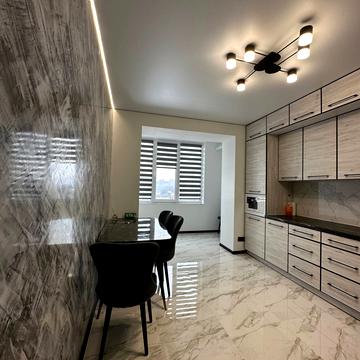 Богдана Хмельницького вул., (Будинок 1)