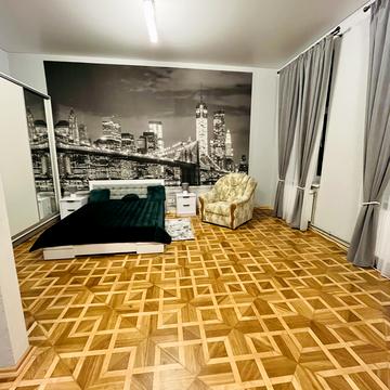 Івана Григоровича вул., 3