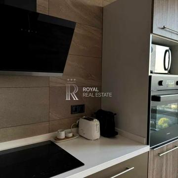 Бережанська вул., 16