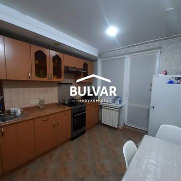 Михайла Комарова вул. (Тархова), 5