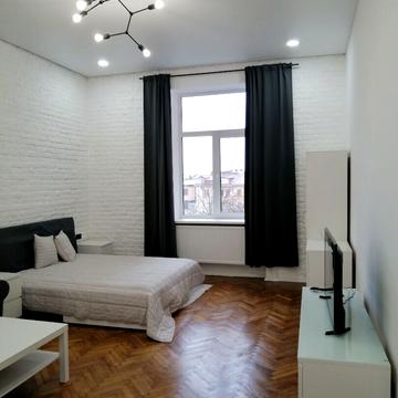 Шептицьких вул., 10