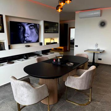 Валерія Самофалова вул. (Каманіна), 16а/1