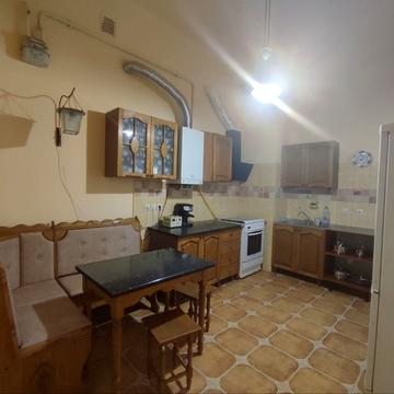 Пекарська вул., 1