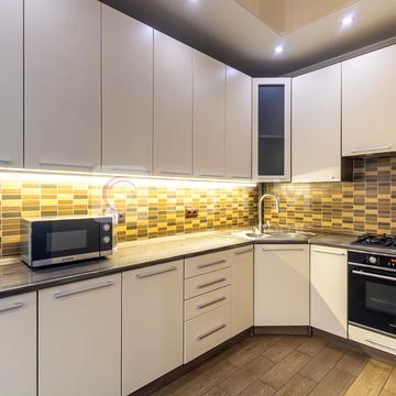 Двірська вул., 12