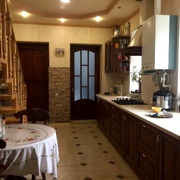 Гончарівський бульв. (Конєва), 16