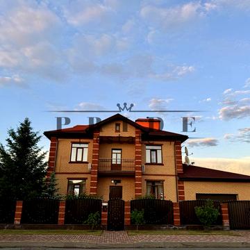 Василя Сухомлинського вул.