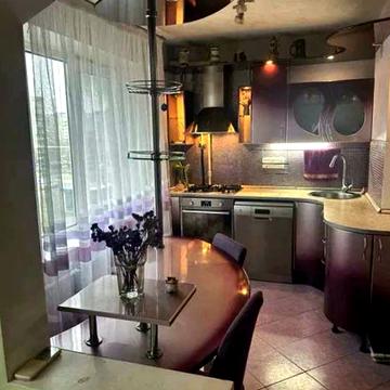 Героїв Дніпра вул., 32