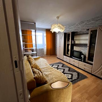 Тролейбусна вул., 15