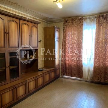 Чорнобильська вул., 22