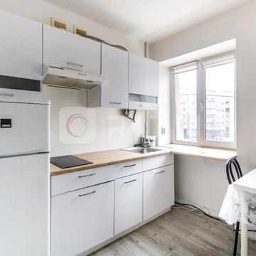 Бельведерська вул., 14