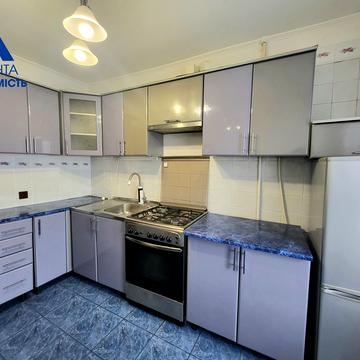 Володимира Івасюка вул., 3