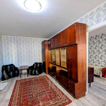 Миколи Міхновського бульв. (Дружби народів), 8