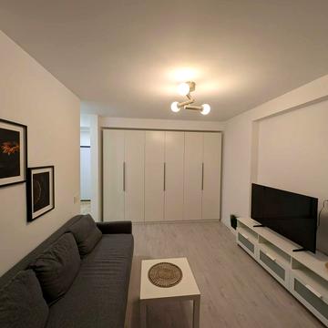 Володимира Вернадського вул., 42