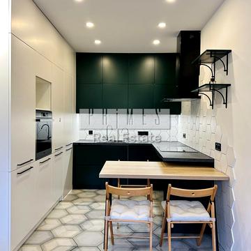 Зарічна вул., 52