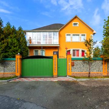 Інститутська вул., 81