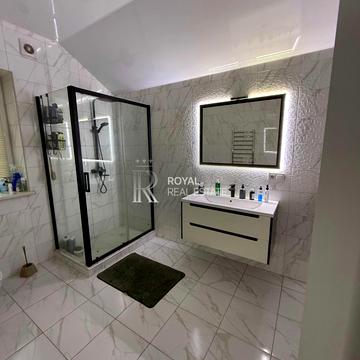 Гоголівська вул., 15