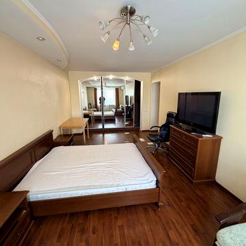 Олександра Довженка вул., 14