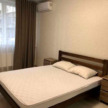 Михайла Грушевського вул., 30в