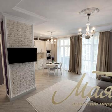 Академіка Філатова вул., 2/1