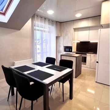 Весняна вул., 15