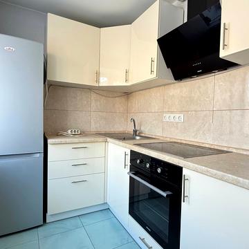 Сімферопольська вул., 11/1