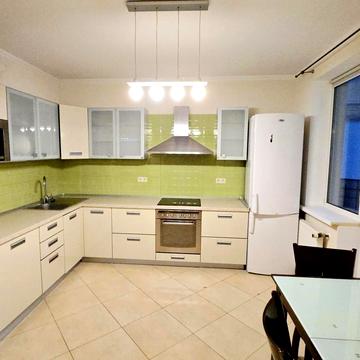 Почайнинська вул., 25/49