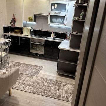 Пасічна вул., 181