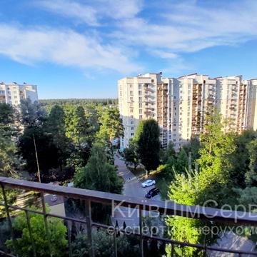 Валерія Лобановського вул., 18