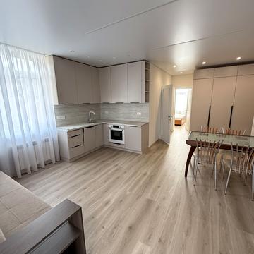 Андрія Бачинського вул., (Будинок)