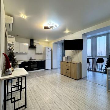 Незалежності вул. (Титова), 26