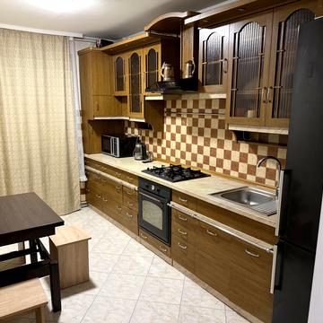 Низинна вул., 2