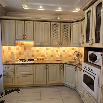 Івана Франка вул., 1-Б