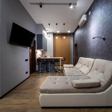 Богдана Хмельницького вул., 8