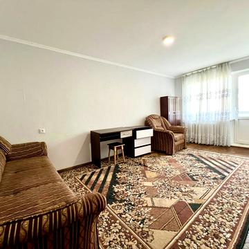 Пасічна вул., 5