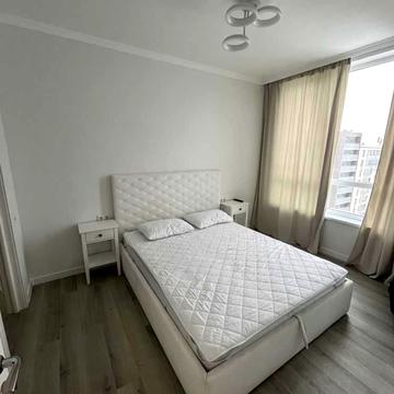 Практична вул., 8