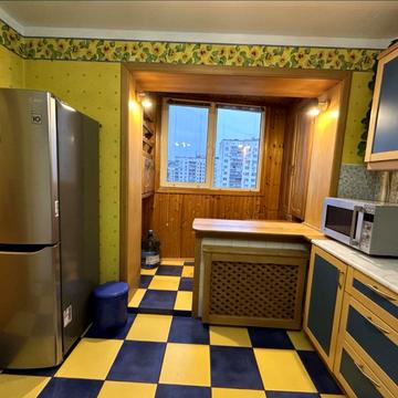 Стадіонна вул., 16/6