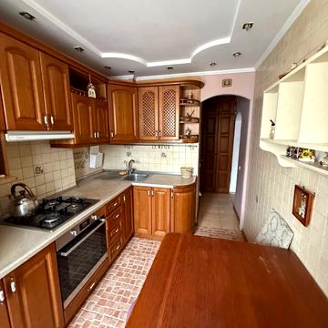 Набережна Перемоги вул., 60