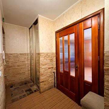 Петра Калнишевського вул., 1