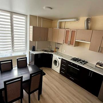 Михайла Величка вул., 1-А