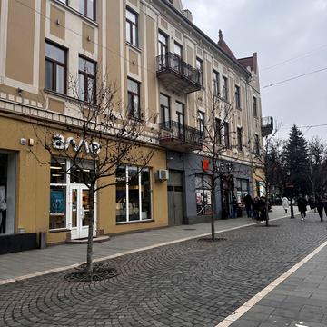 Шандора Петефі пл., 13