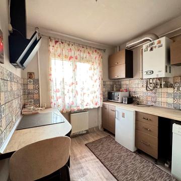 Закарпатська вул., 26