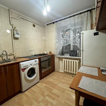 Богдана Хмельницького просп. (Героїв Сталінграда), 3